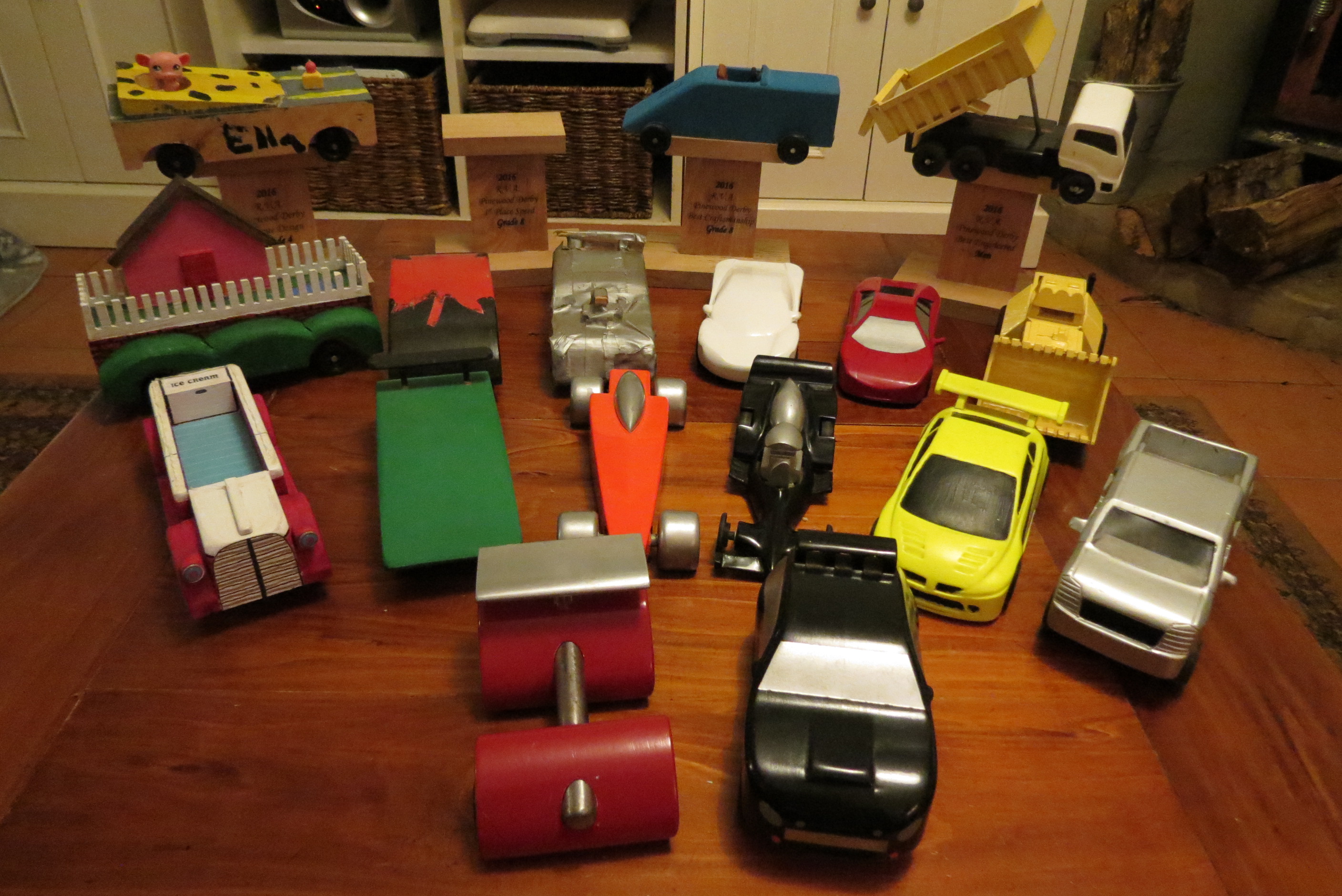 Dubber Pinewood Derby Cars